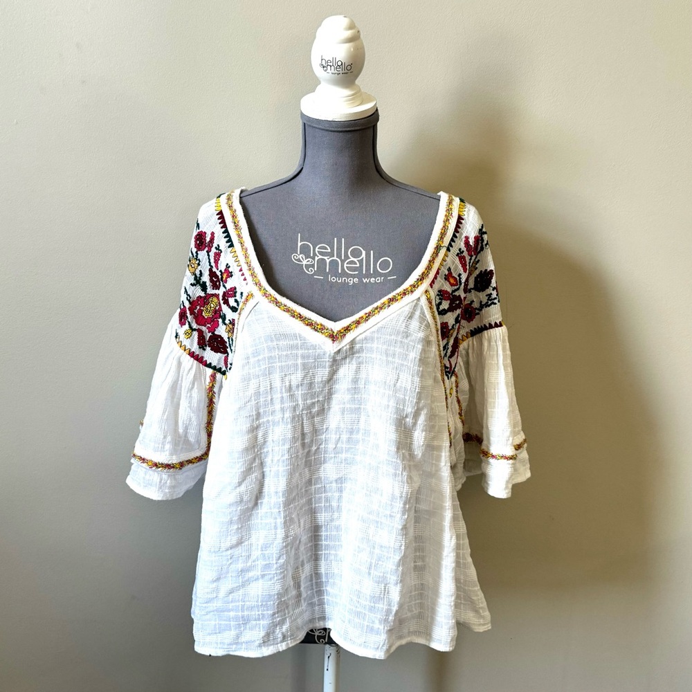 Anthropologie Pilcro & the letterpress Cera embroidered white peasant blouse